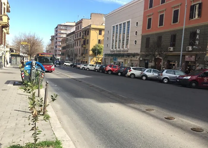 Aquila 52 * רומא